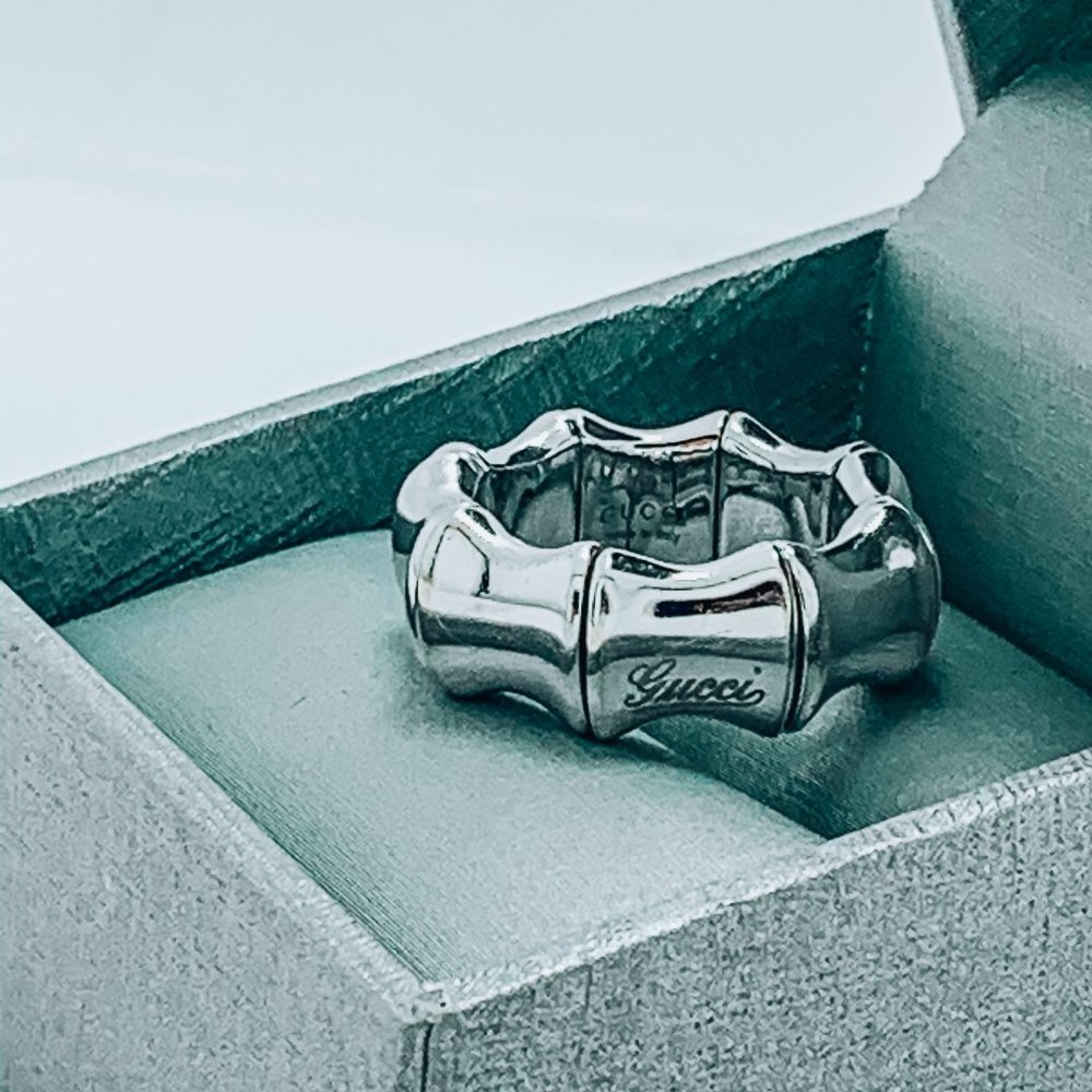 Gucci 18K White Gold Flex Bamboo Ring Band Size 6
